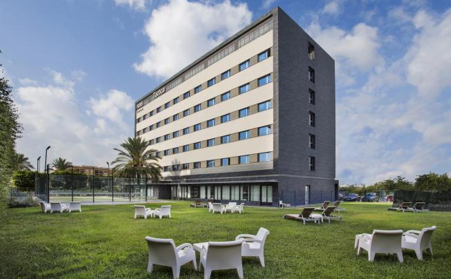 Фото отеля Tactica Hotel