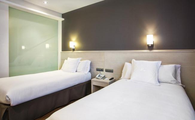 Фото отеля Tactica Hotel
