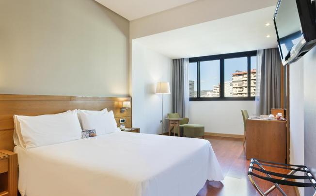 Фото отеля Tryp Malaga Alameda Hotel