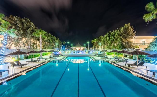 Фото отеля Thb Tropical Island Hotel