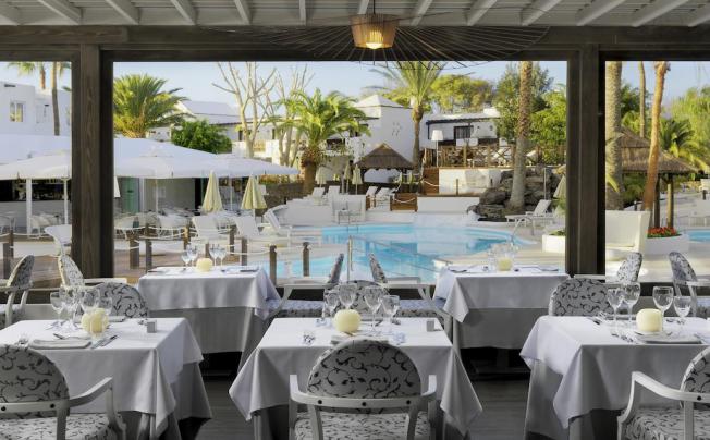 Фото отеля H10 Sentido White Suites