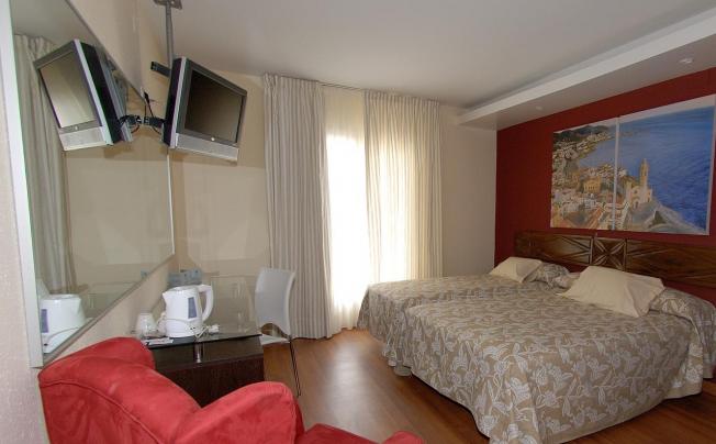 Фото отеля Galeon Hotel