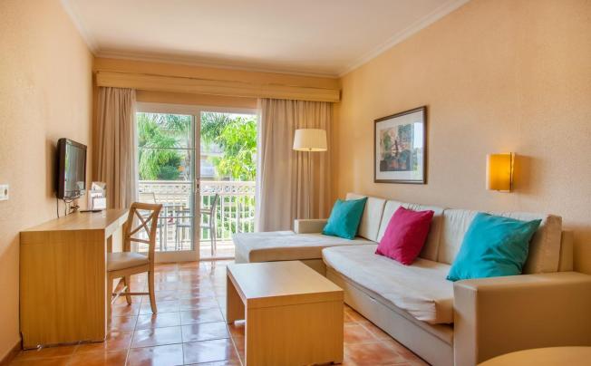Фото отеля Zafiro Can Picafort Aparthotel