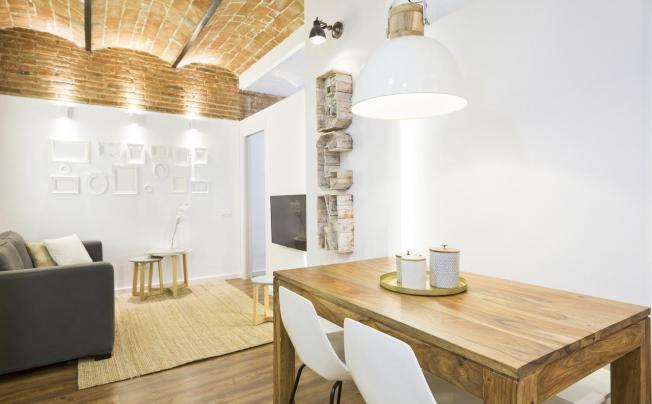 Фото отеля Charming Parallel Apartments