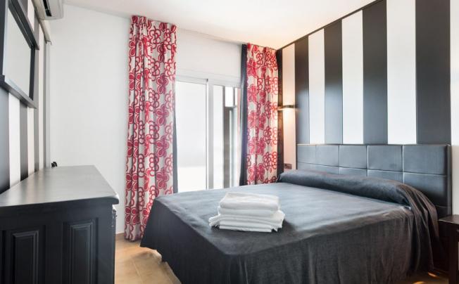 Фото отеля Salles Beach Apartamentos