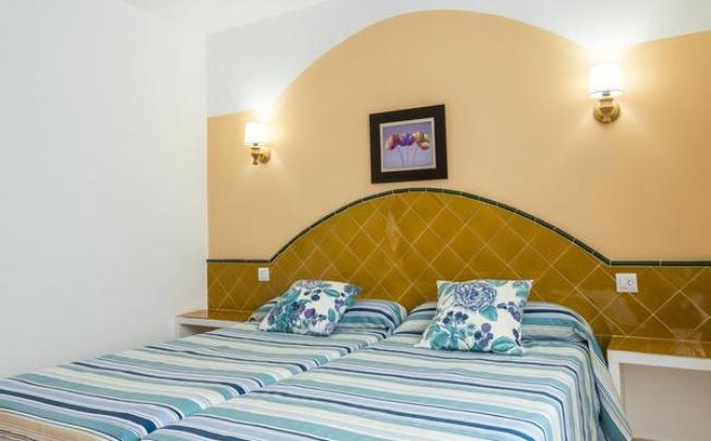 Фото отеля Sol Ponent Apartamentos