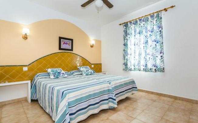 Фото отеля Sol Ponent Apartamentos
