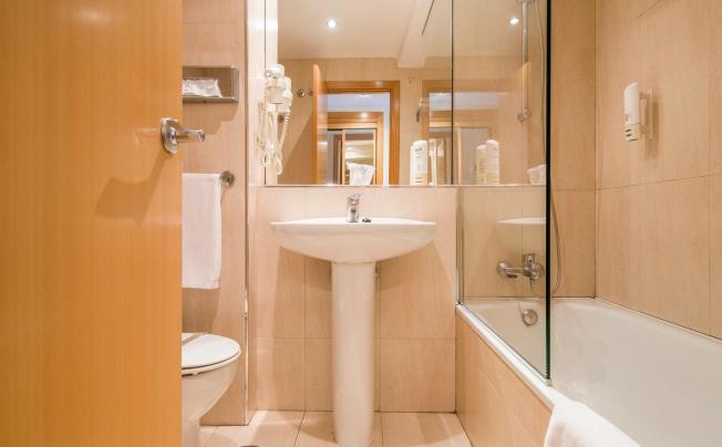 Фото отеля Infanta Mercedes Hotel