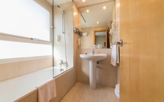 Фото отеля Infanta Mercedes Hotel