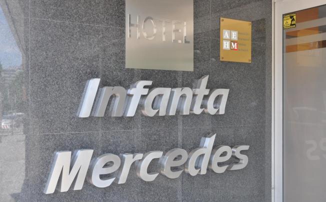 Фото отеля Infanta Mercedes Hotel