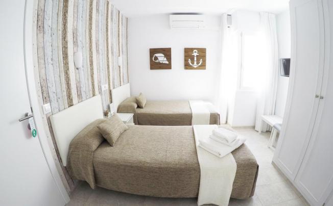 Фото отеля Hostal del Mar 