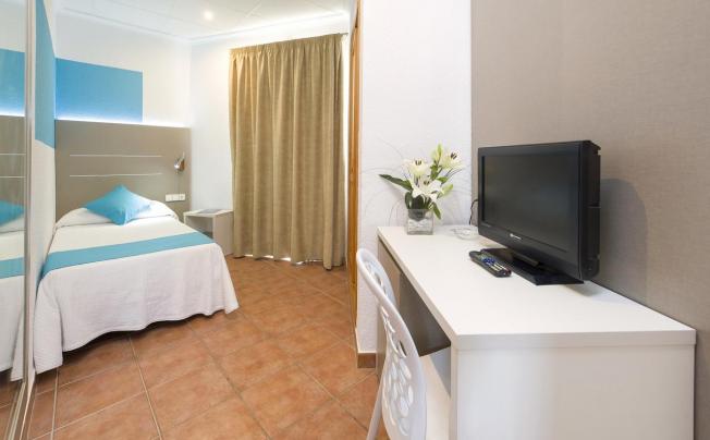 Фото отеля Adelino Hostal