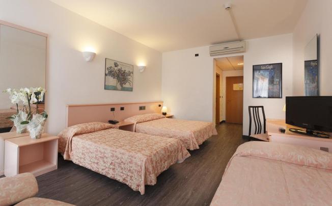 Фото отеля Centrale Hotel Riva Del Garda