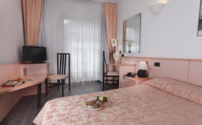 Фото отеля Centrale Hotel Riva Del Garda
