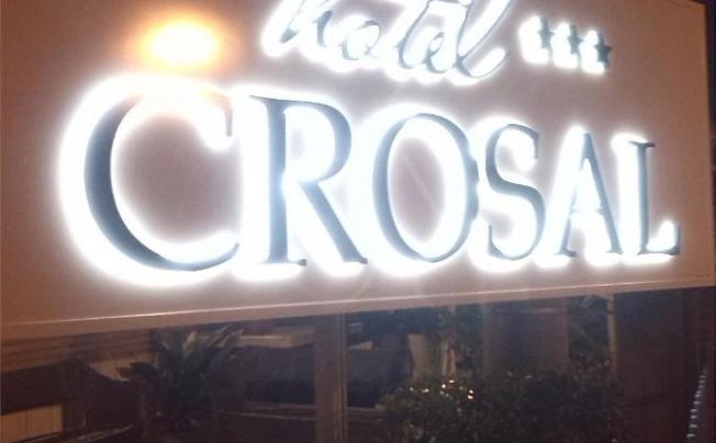 Фото отеля Crosal Hotel