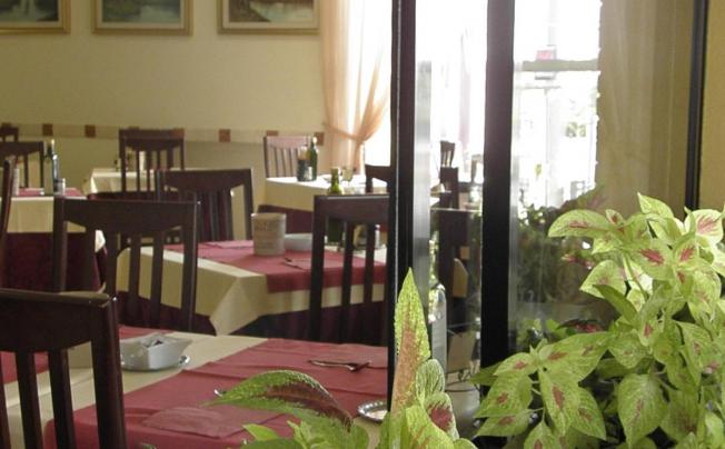 Фото отеля Crosal Hotel