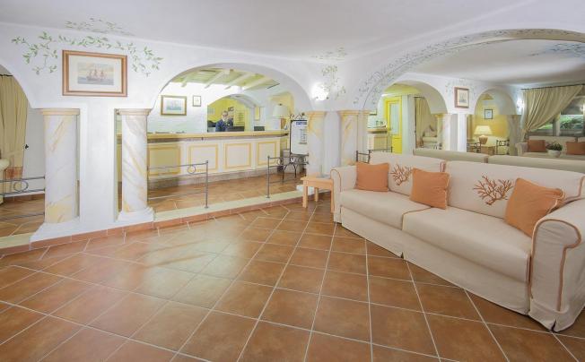 Фото отеля Colonna Beach Hotel