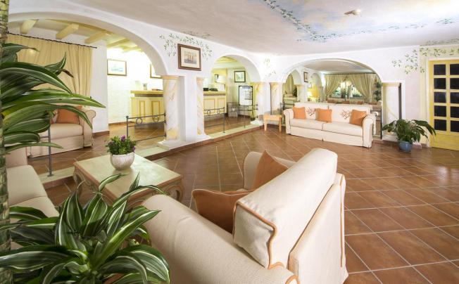 Фото отеля Colonna Beach Hotel