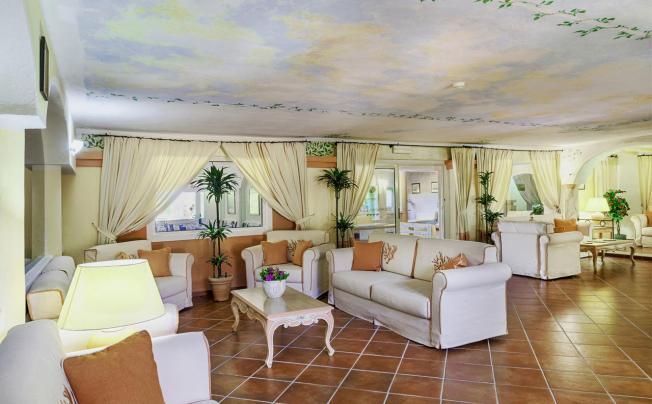 Фото отеля Colonna Beach Hotel
