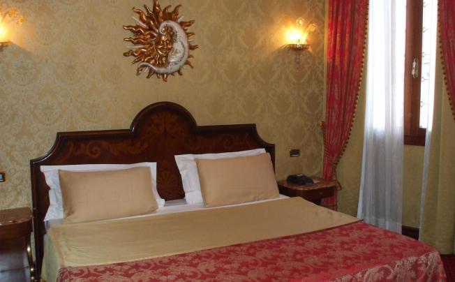 Фото отеля B4 Bellini Venezia Hotel