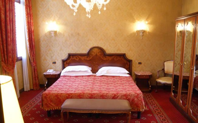 Фото отеля B4 Bellini Venezia Hotel