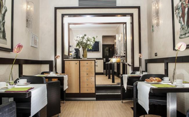 Фото отеля Yes Hotel