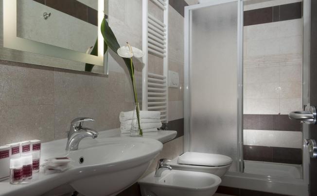 Фото отеля Yes Hotel