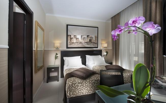 Фото отеля Yes Hotel