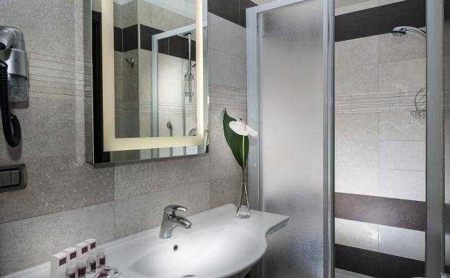 Фото отеля Yes Hotel