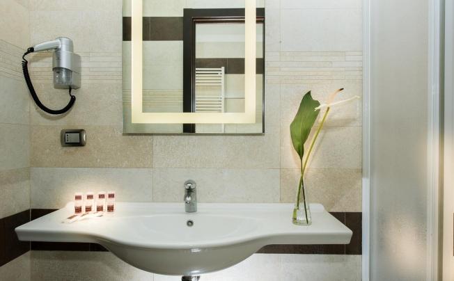 Фото отеля Yes Hotel