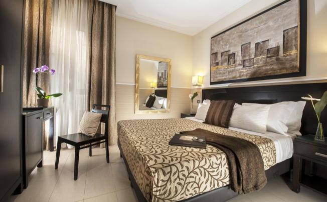 Фото отеля Yes Hotel