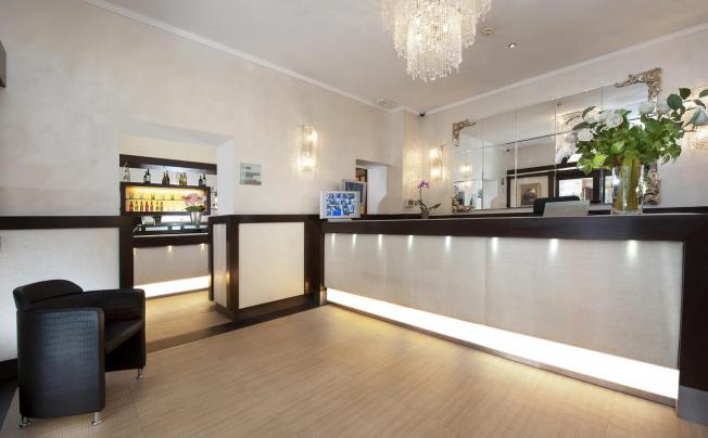 Фото отеля Yes Hotel