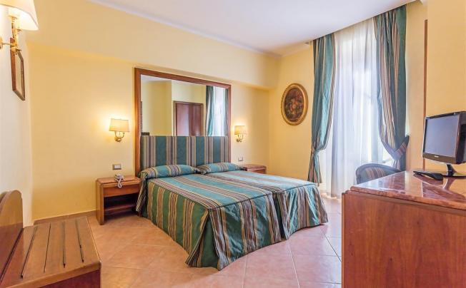 Фото отеля Sebraeli hotel lux