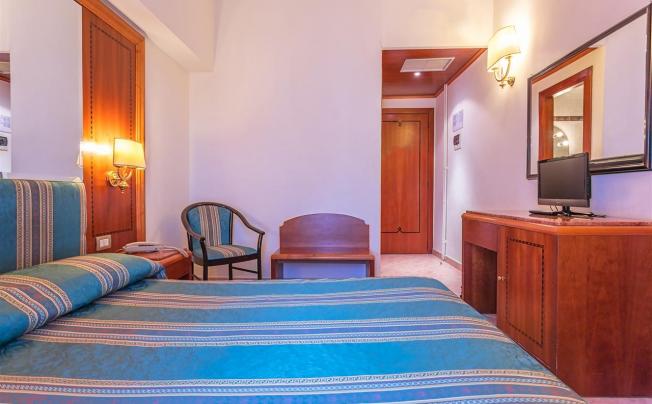 Фото отеля Sebraeli hotel lux