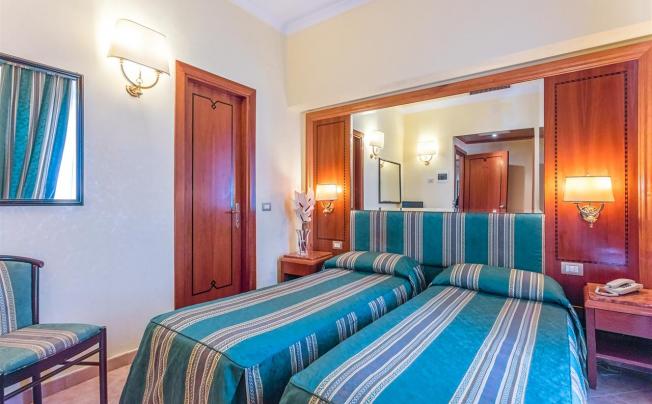 Фото отеля Sebraeli hotel lux