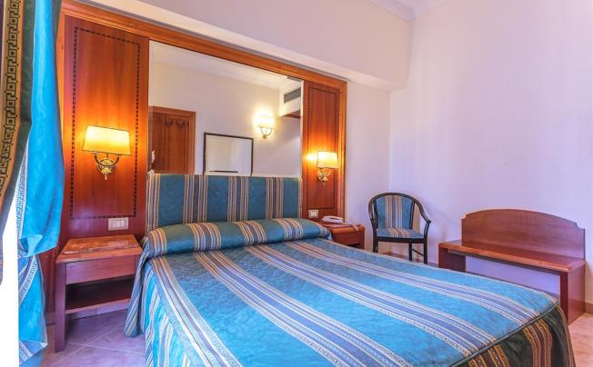 Фото отеля Sebraeli hotel lux