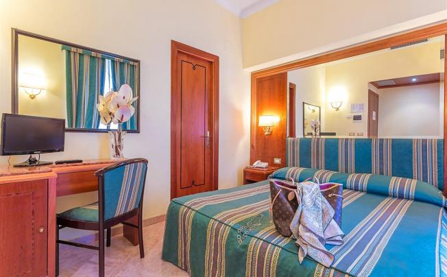 Фото отеля Sebraeli hotel lux