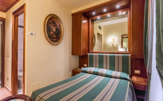 Фото отеля Sebraeli hotel lux
