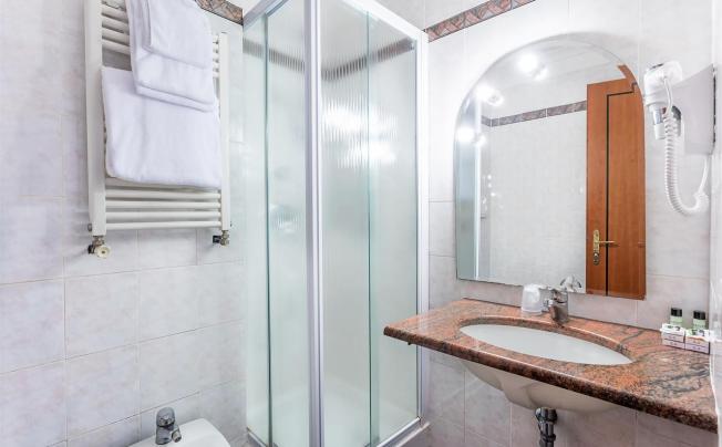 Фото отеля Sebraeli hotel lux