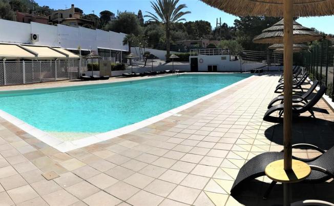 Фото отеля Calanica Resort
