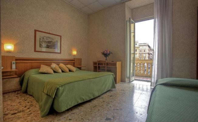 Фото отеля Embassy hotel