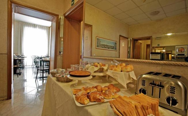 Фото отеля Embassy hotel