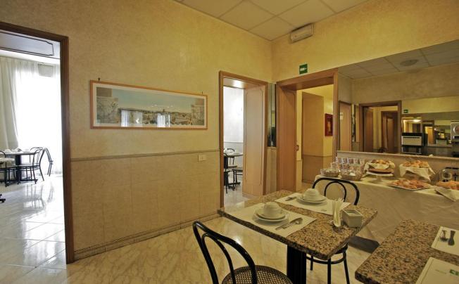 Фото отеля Embassy hotel