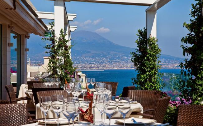 Фото отеля Grand hotel vesuvio