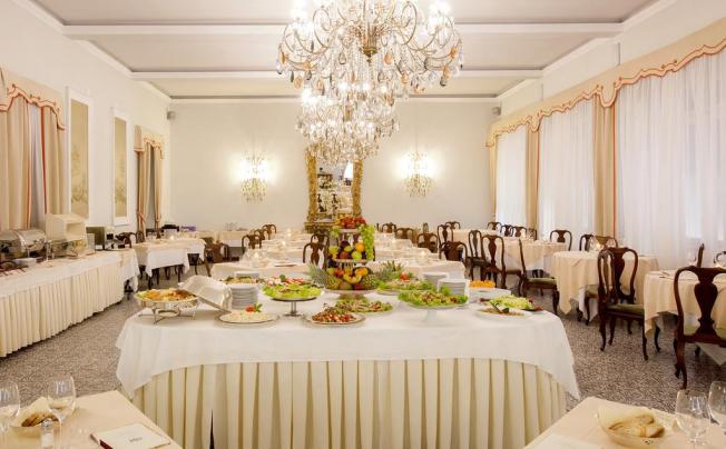 Фото отеля PALACE 