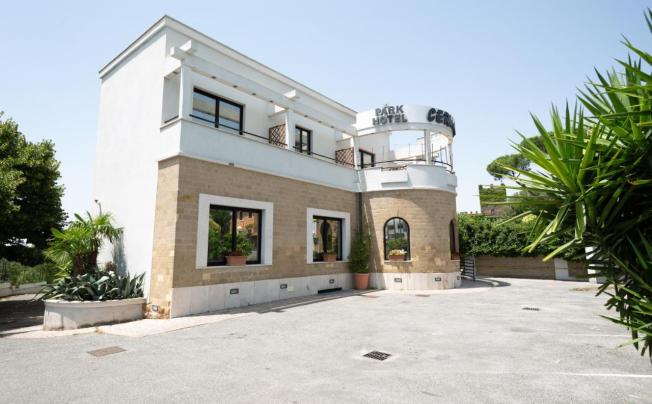 Фото отеля Cervara Park Hotel