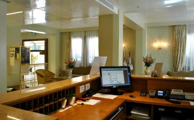 Фото отеля Carlton Capri Hotel
