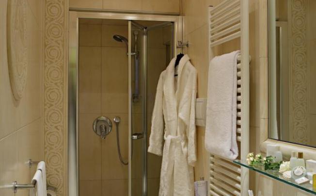 Фото отеля Carlton Capri Hotel