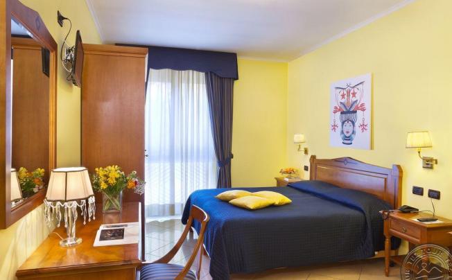 Фото отеля Ulisse Deluxe Hostel
