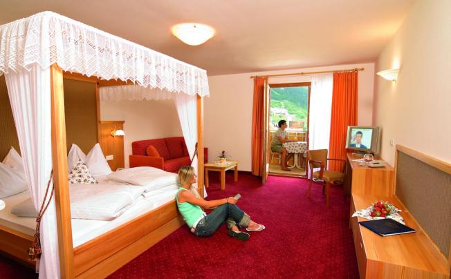 Фото отеля Hotel Bergfrieden